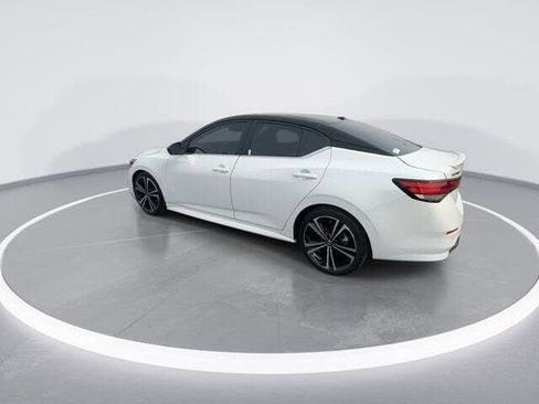 Used 2020 Nissan Sentra SR w/ Premium Package FWD image 6