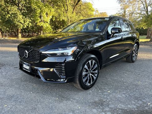 New 2025 Volvo XC60 B5 Core w/ Protection Package Premier image 4