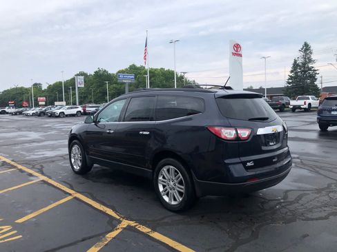 Used 2015 Chevrolet Traverse LT w/ Style and Technology Package FWD image 3