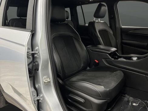 Used 2023 Jeep Grand Cherokee Altitude image 30