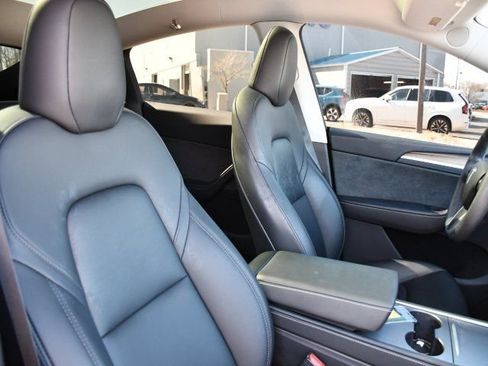 Used 2023 Tesla Model Y Long Range image 24