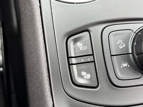 Used 2023 GMC Terrain SLE w/ Driver Convenience Package AWD/4WD image 17