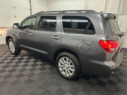 Used 2014 Toyota Sequoia Platinum w/ Preferred Accessory Package AWD/4WD image 6