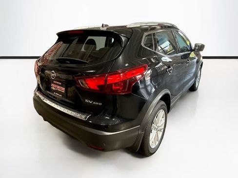 Used 2019 Nissan Rogue Sport SV w/ Technology Package AWD/4WD image 5