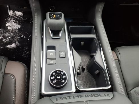 New 2026 Nissan Pathfinder Platinum image 13