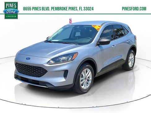 Used 2022 Ford Escape SE w/ Cold Weather Package AWD/4WD image 1