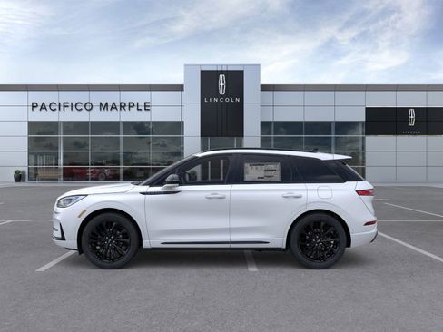 New 2026 Lincoln Corsair Premiere image 3