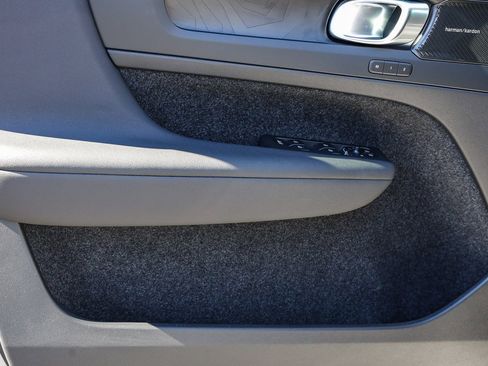 Used 2023 Volvo C40 P8 Recharge Ultimate image 20