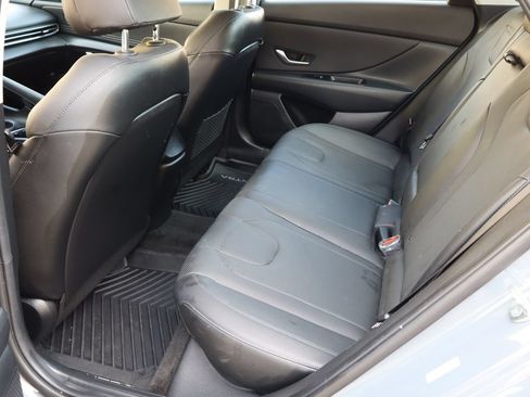 Used 2021 Hyundai Elantra Limited FWD image 6