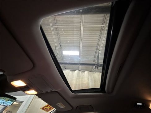 Used 2023 Honda Odyssey EX-L image 23