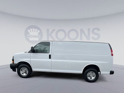 Used 2021 Chevrolet Express 2500 RWD image 13