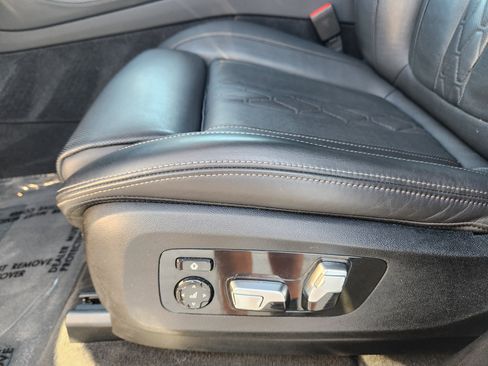 Used 2025 BMW X5 xDrive50e image 25