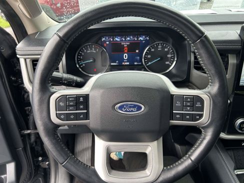 Used 2023 Ford Expedition XLT RWD image 32