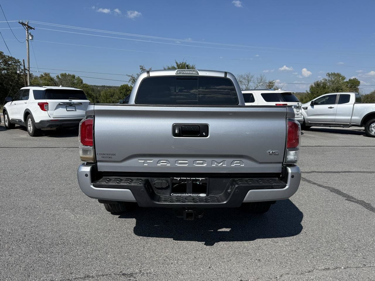 Used 2020 Toyota Tacoma TRD Off-Road w/ Technology Package AWD/4WD image 5