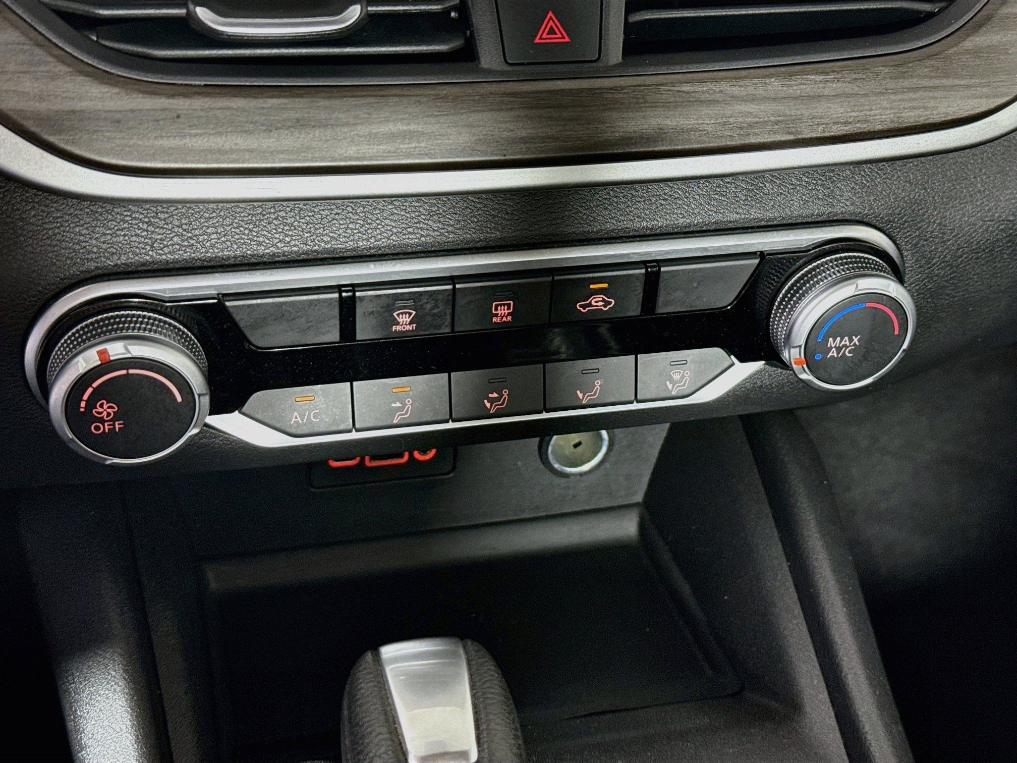 Used 2025 Nissan Altima 2.5 SV FWD image 17