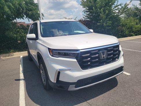 Used 2024 Honda Pilot EX-L image 3