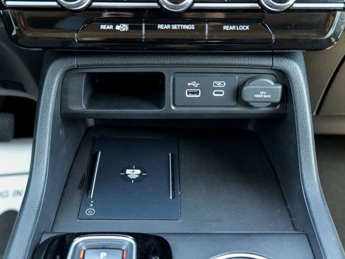 Used 2025 Honda Pilot Elite image 55