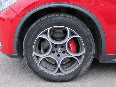 Used 2024 Alfa Romeo Stelvio Ti image 37