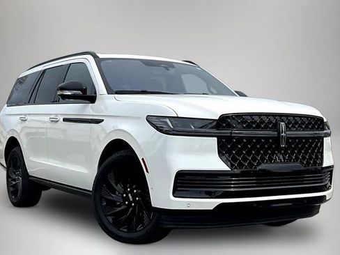 Used 2025 Lincoln Navigator Reserve w/ Jet Appearance Package AWD/4WD image 1
