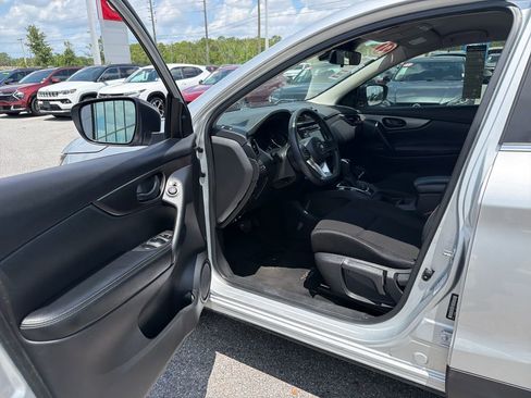 Used 2021 Nissan Rogue Sport S FWD image 11