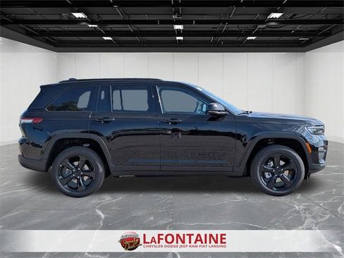 New 2025 Jeep Grand Cherokee Limited w/ Black Appearance Package image 6