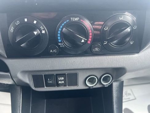 Used 2015 Toyota Tacoma 4x4 Double Cab image 10