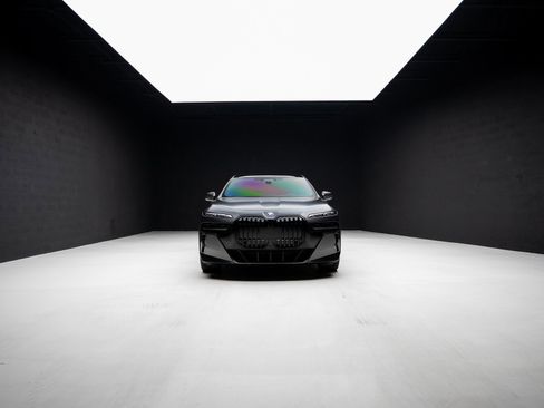 Used 2023 BMW i7 xDrive60 image 82