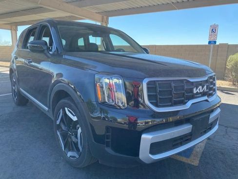 Used 2025 Kia Telluride S AWD/4WD image 4