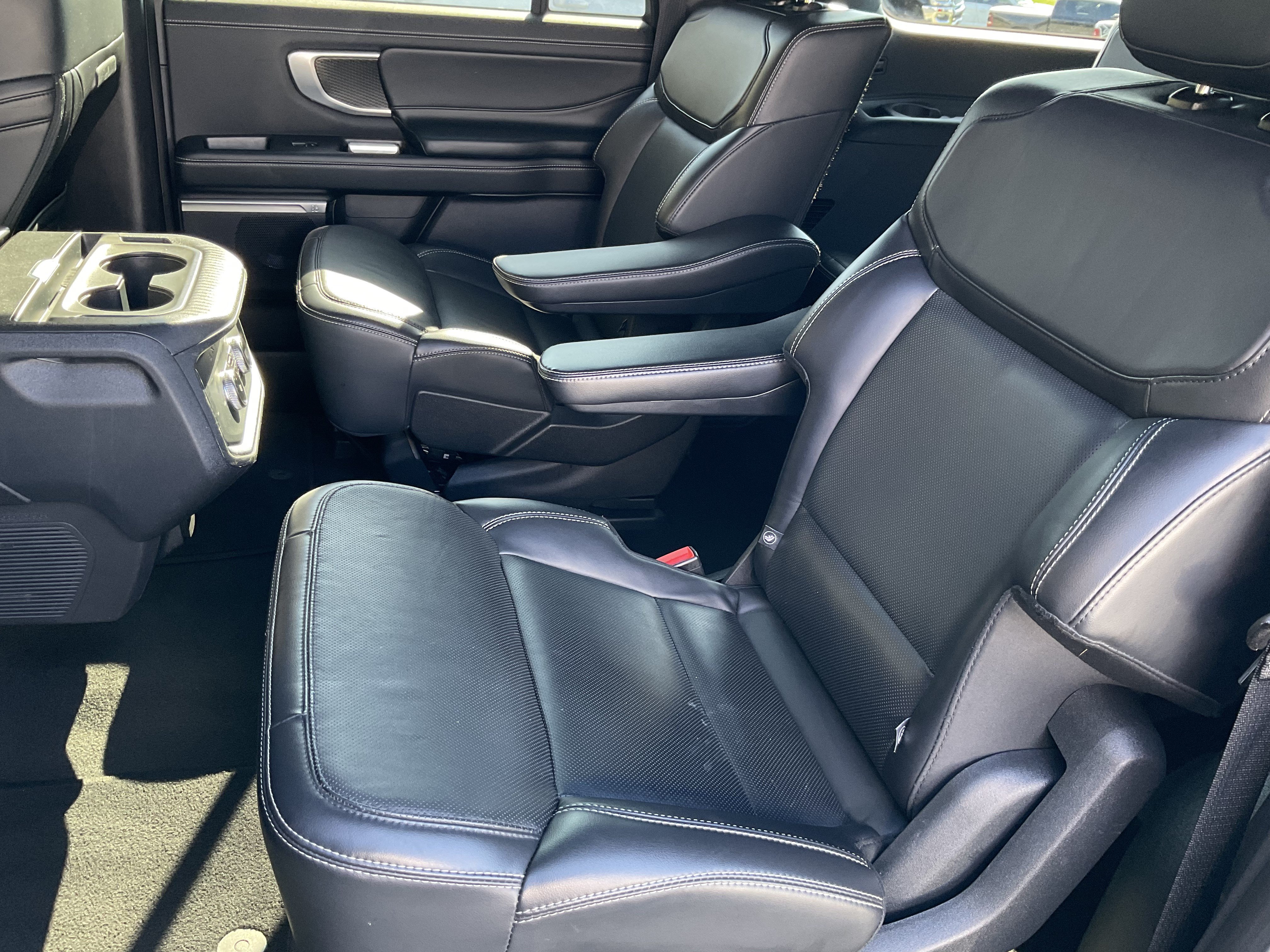Used 2025 Ford Expedition Max Platinum w/ Stealth Appearance Package AWD/4WD image 41