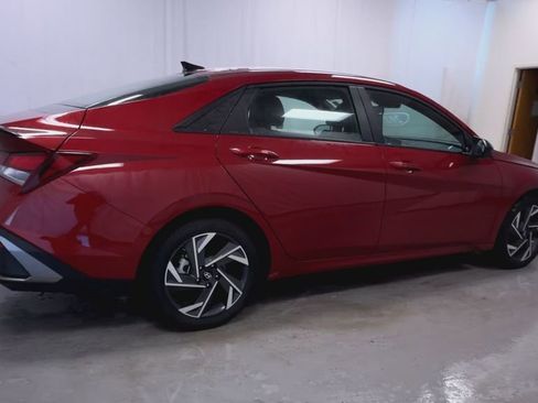 Used 2025 Hyundai Elantra Sport w/ Cargo Package image 8
