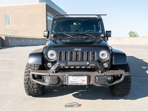 Used 2017 Jeep Wrangler Unlimited Sahara AWD/4WD image 2