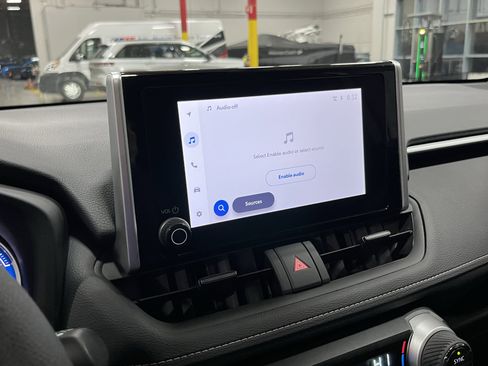 Used 2025 Toyota RAV4 XLE image 20