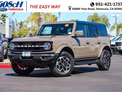 Certified 2025 Ford Bronco Outer Banks AWD/4WD image 1