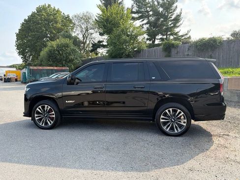 Used 2024 Cadillac Escalade ESV V w/ Heavy-Duty Trailer Package AWD/4WD image 8