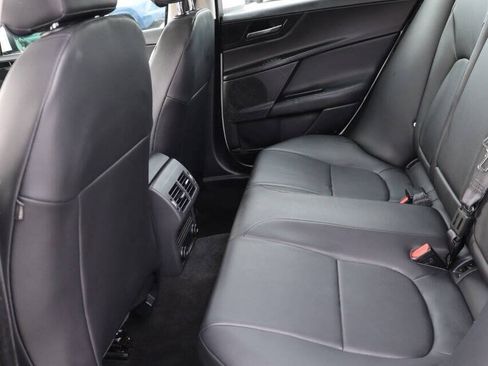 Used 2018 Jaguar XE Premium AWD/4WD image 17