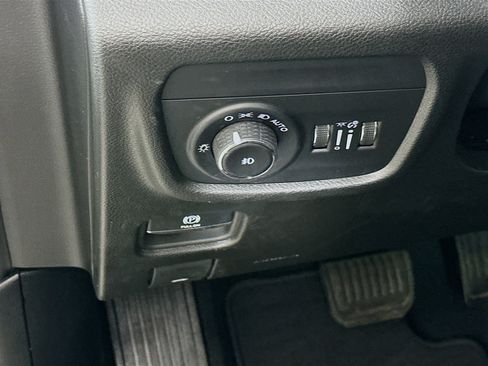 Used 2023 Jeep Grand Cherokee L Limited AWD/4WD image 17