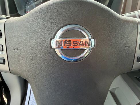 Used 2004 Nissan Titan LE w/ (Tow) Big Tow Pkg image 19