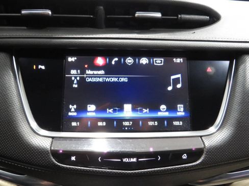 Used 2017 Cadillac XT5 FWD image 19