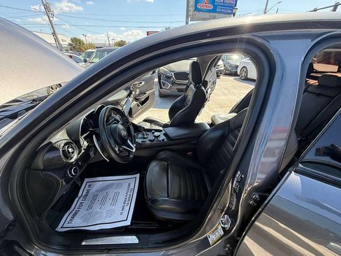 Used 2017 Alfa Romeo Giulia Ti w/ TI 19" Sport Package image 18