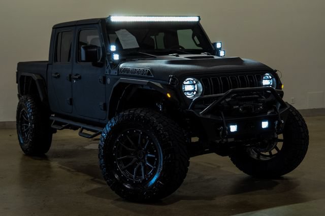 Used 2025 Jeep Gladiator Rubicon w/ Safety Group AWD/4WD image 5