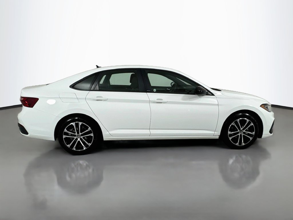 Used 2025 Volkswagen Jetta Sport FWD image 9