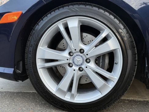 Used 2012 Mercedes-Benz E 350 4MATIC Sedan image 36