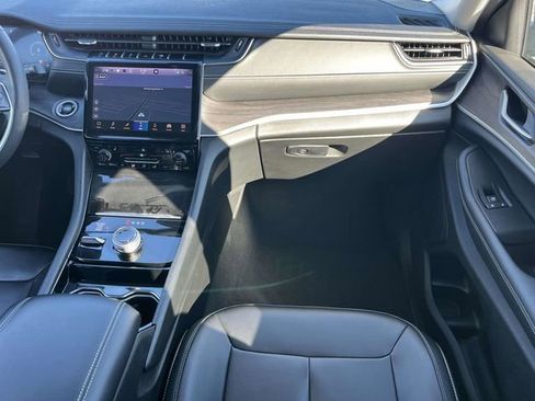 Used 2023 Jeep Grand Cherokee L Limited image 19