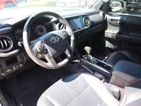 Used 2019 Toyota Tacoma TRD Pro AWD/4WD image 12