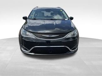 Used 2020 Chrysler Pacifica Touring-L Plus w/ Tire & Wheel Group FWD video 2
