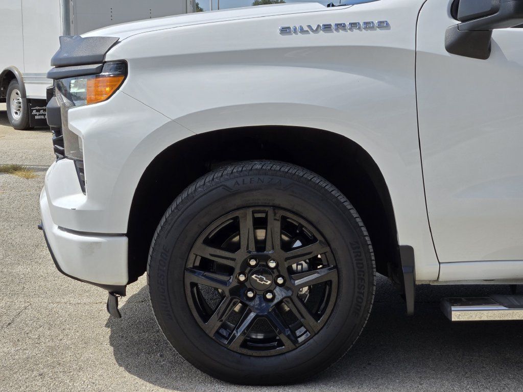 Used 2023 Chevrolet Silverado 1500 Custom RWD image 8