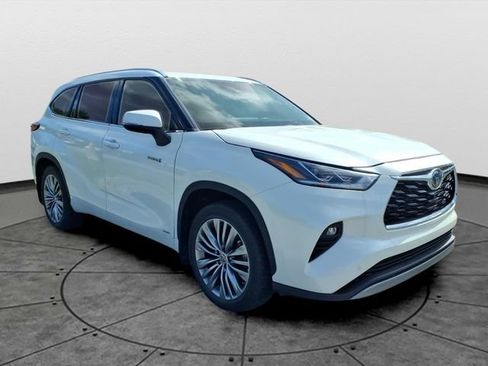 Used 2021 Toyota Highlander Platinum AWD/4WD image 3