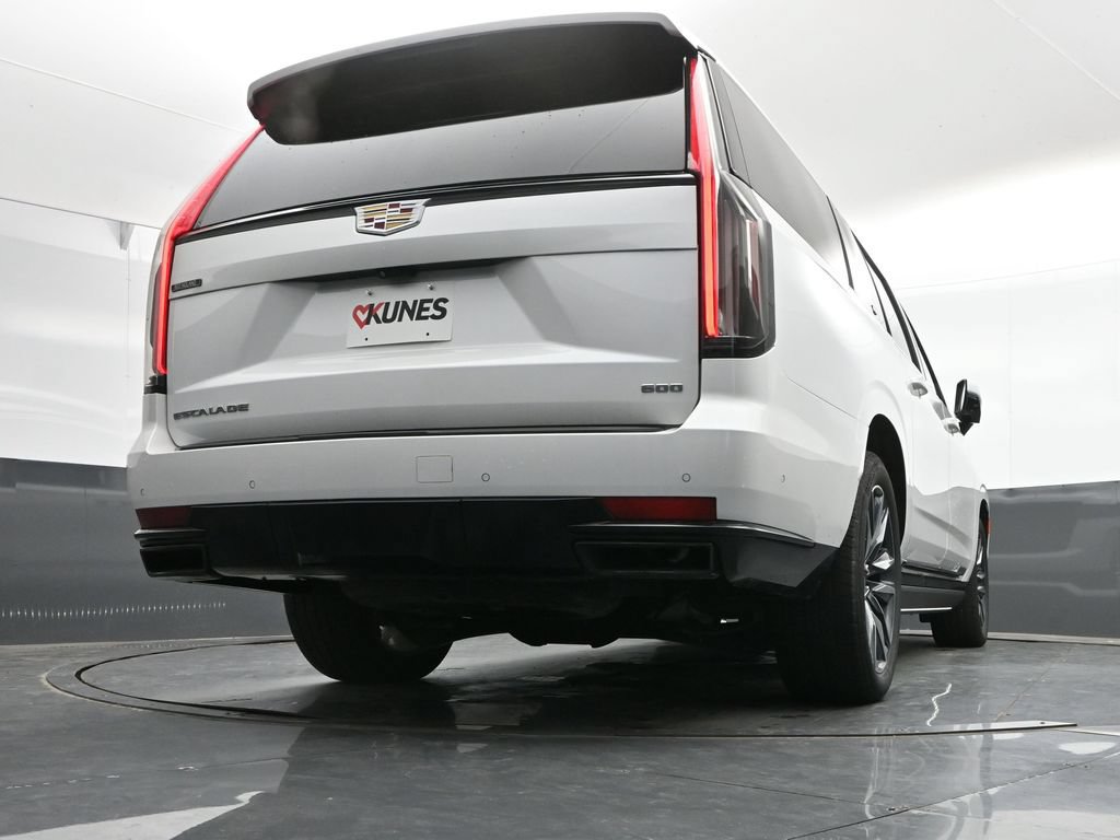 Used 2024 Cadillac Escalade ESV Sport Platinum w/ Heavy-Duty Trailer Package AWD/4WD image 20