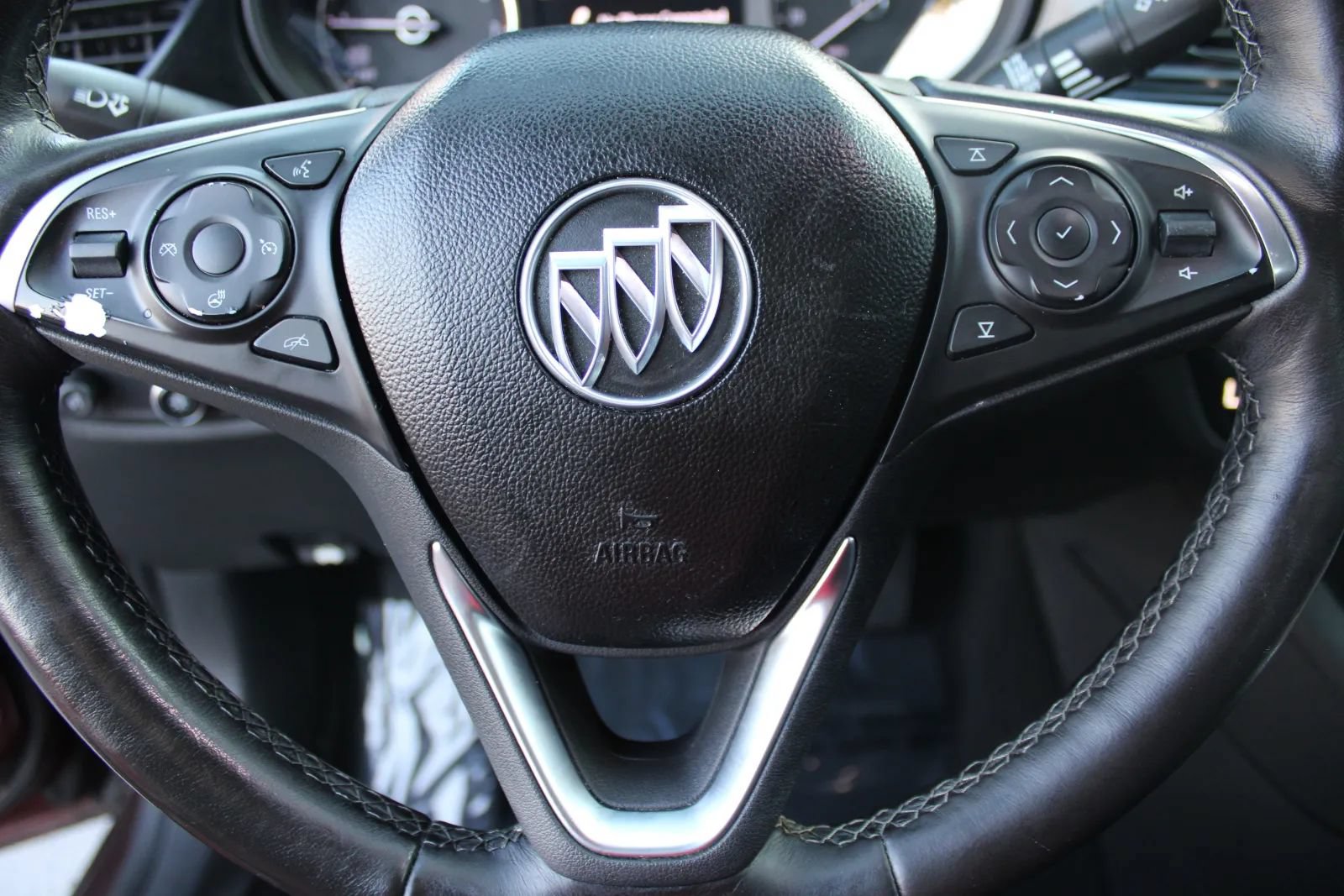 Used 2019 Buick Regal Essence FWD image 14