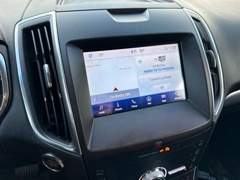 Used 2020 Ford Edge Titanium w/ Class II Trailer Tow Package AWD/4WD image 12